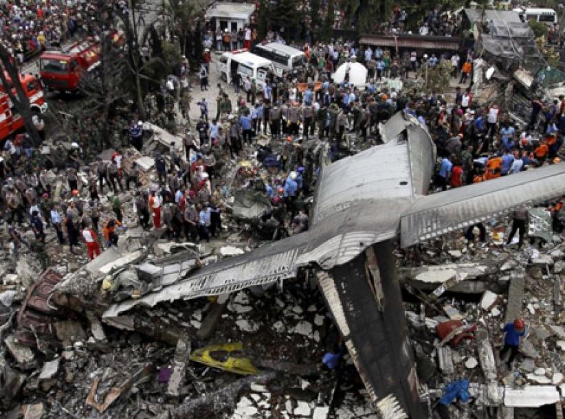 ارتفاع عدد ضحايا الطائرة الإندونيسية إلى 141