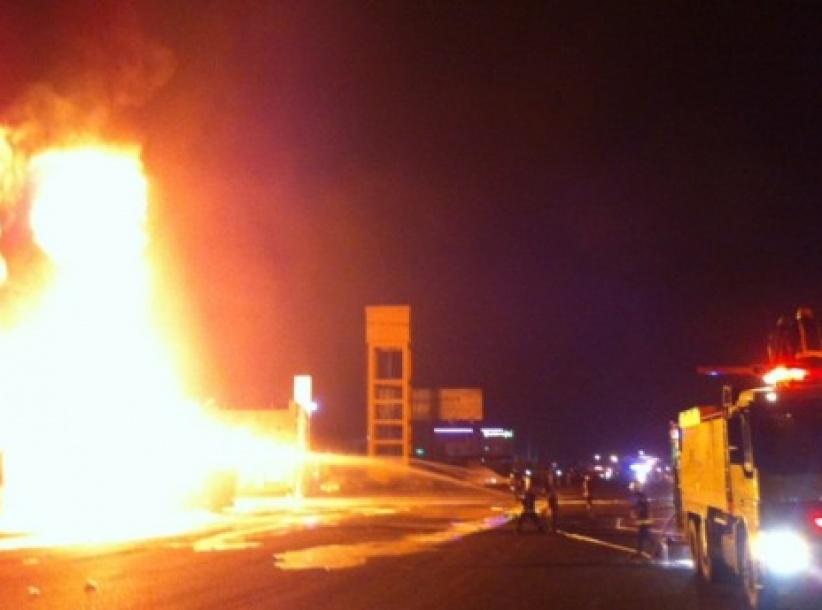 أراد إحراق عنكبوت فأحرق محطة بنزين