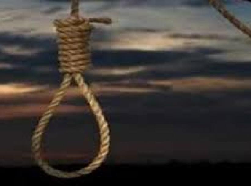 حاج يشنق نفسه بملابس الإحرام داخل منى!!!