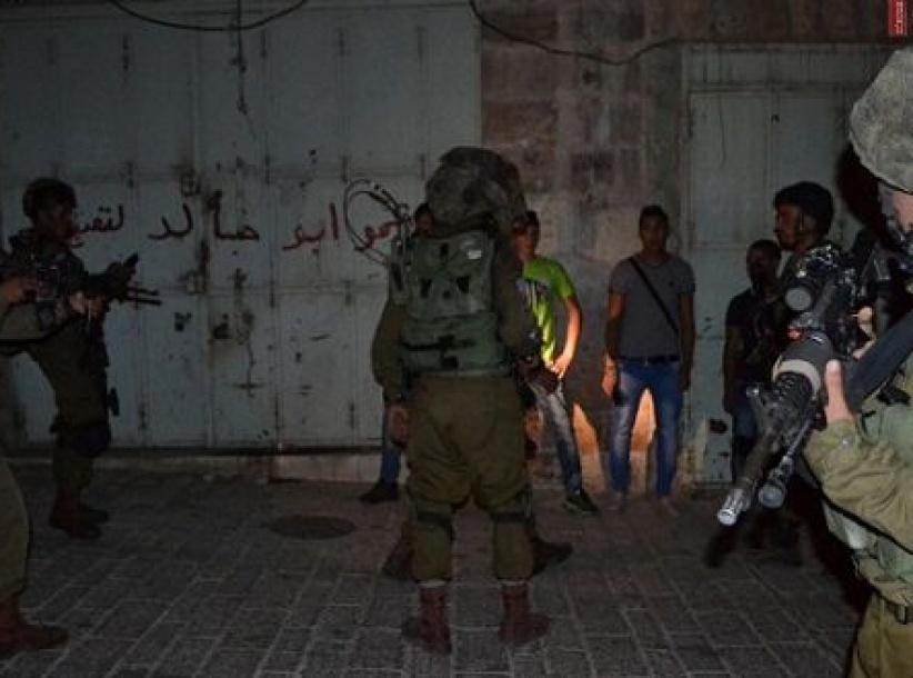 مداهمات وتفتيش لمنازل وأعمال استجواب لمواطنين بجنين