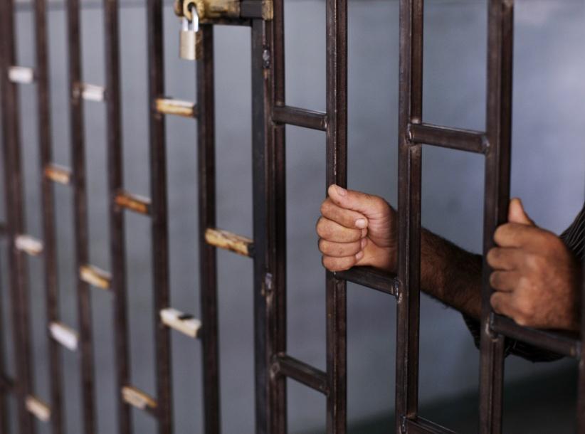 أسيران يواصلان الإضراب عن الطّعام احتجاجاً على اعتقالهما الإداري