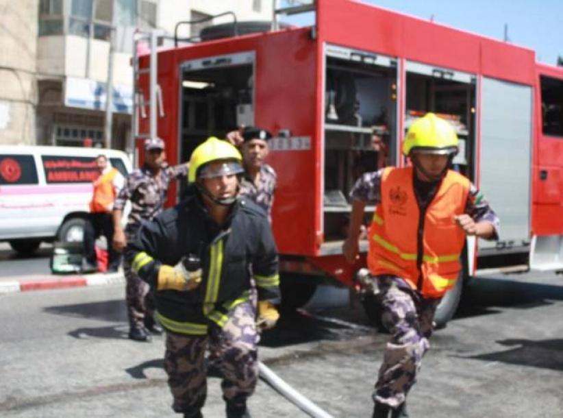 دفاع مدني بيت لحم يحمي عائلة ويخمد حريق منزل في الدهيشة