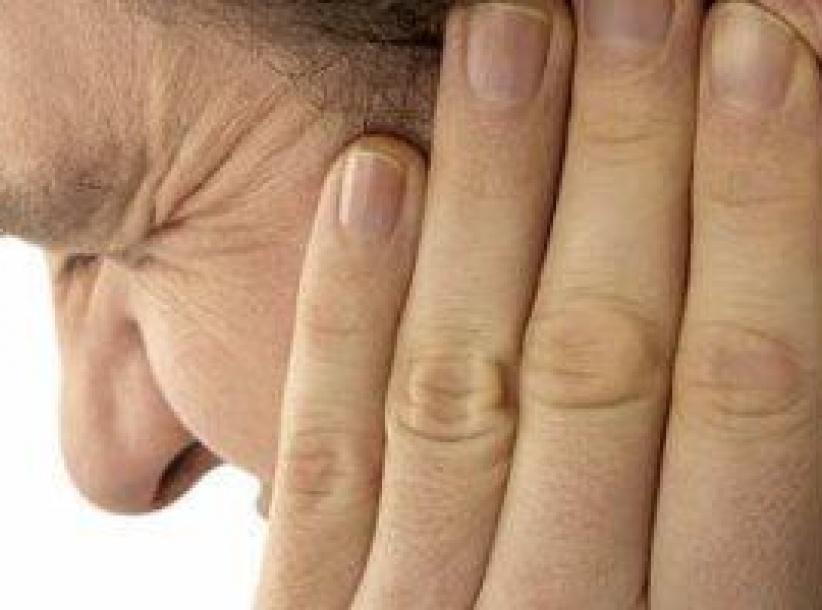 بتسمع صوت صفير أو 