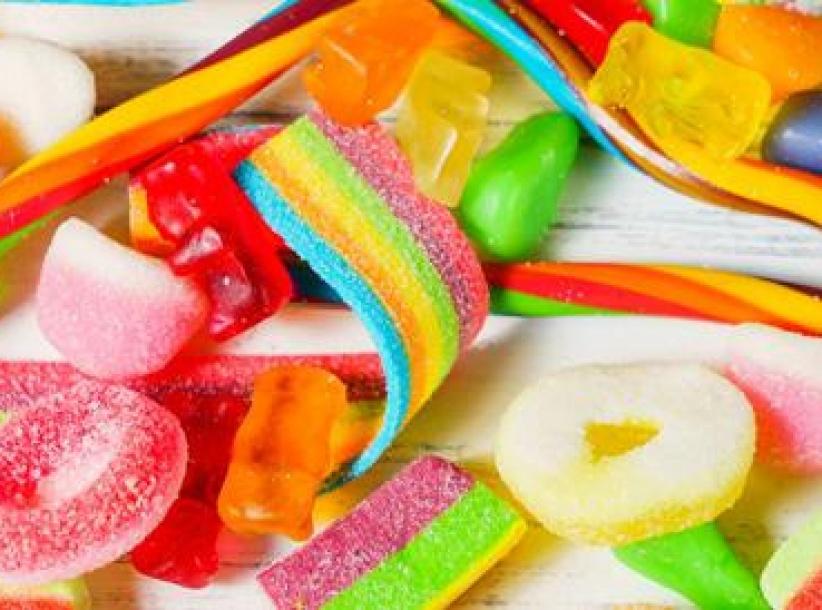 تناول كميات كبيرة من السكر قد يصيبك بالسرطان