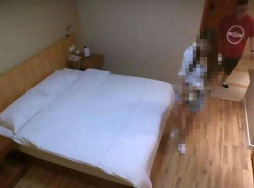 عرضت عذريتها للبيع مقابل الحصول على أيفون 8... لقنت درساً لن تنساه أبداً!