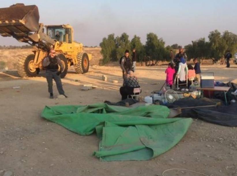 جرافات الإحتلال تهدم العراقيب للمرة الـ 120 على التوالي