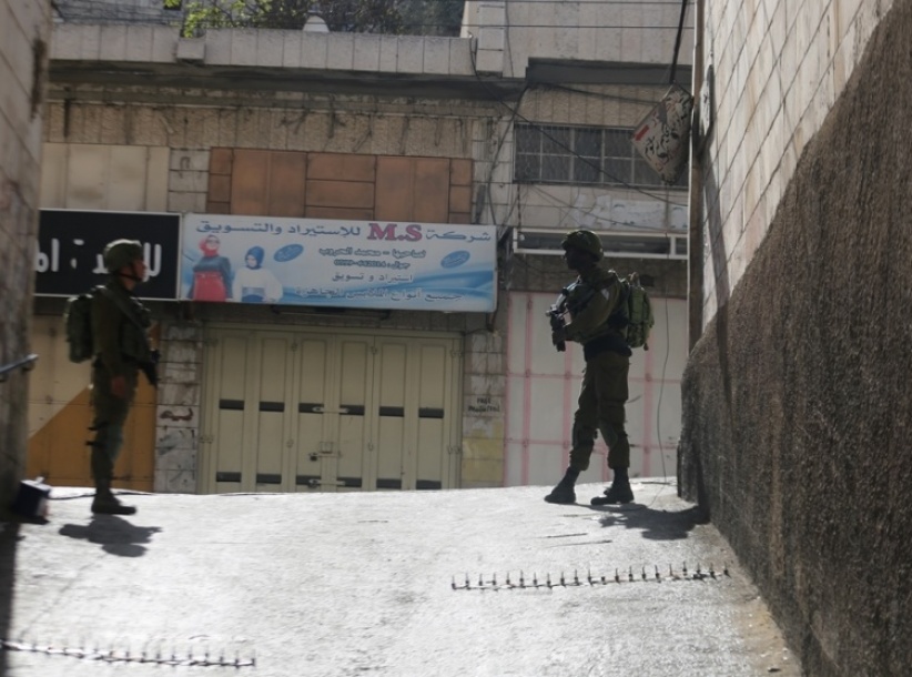 الاحتلال يغلق وسط الخليل تمهيدا لاقتحامات المستوطنين