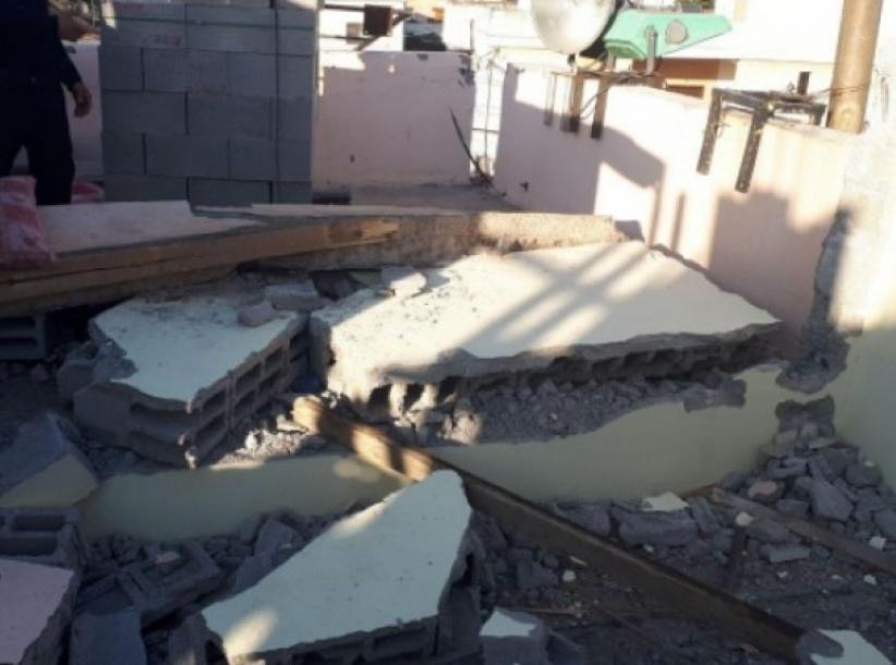 اصابتان وبحث عن عالقين في انهيار جدار قرب الرملة