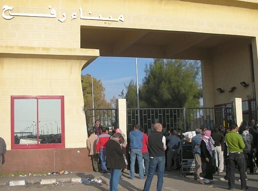 السلطة تتسلم معابر قطاع غزة