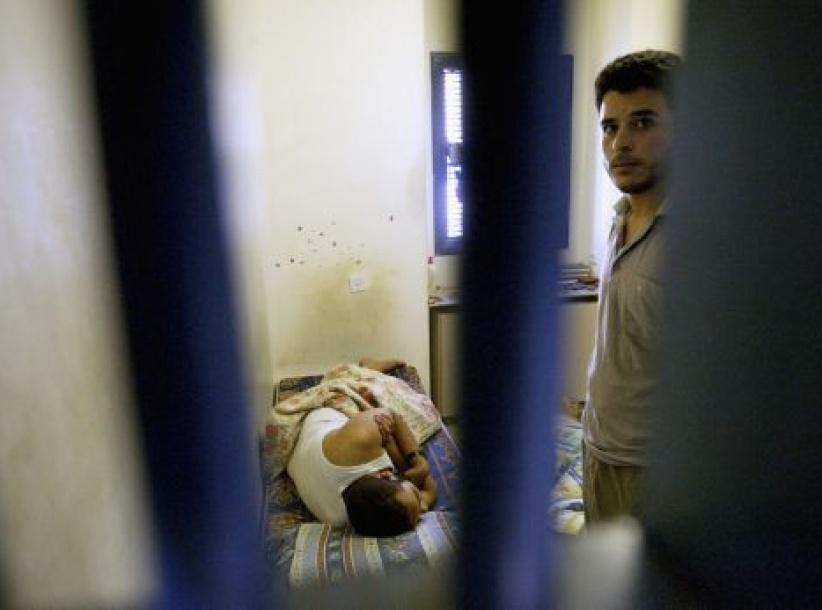 هيئة الأسرى: سجانو 