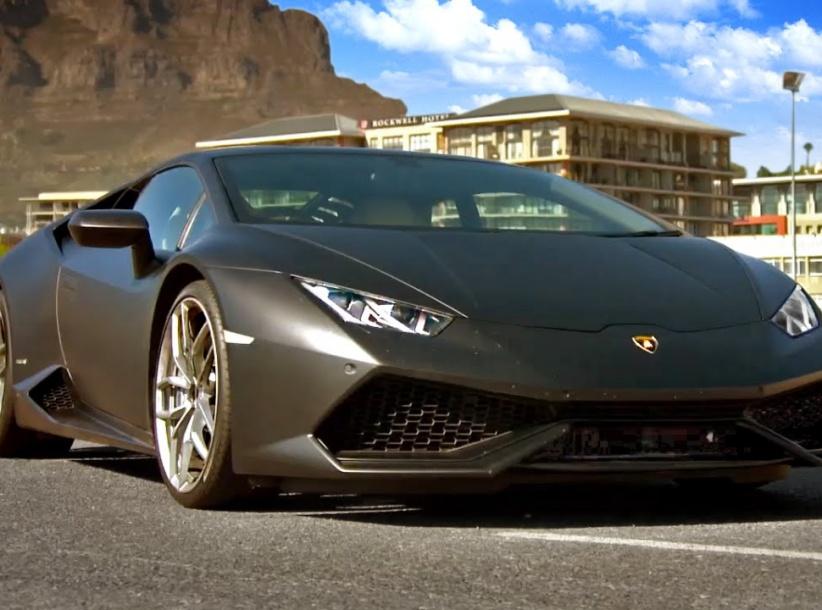 بالصور: “لامبورجيني” تكشف النقاب عن سيارة كهربائية خارقة تصلح هيكلها الخارجي ذاتيًا