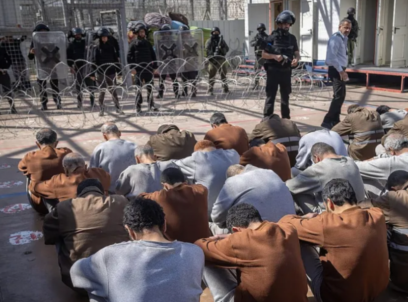 الأشد صعوبة وقسوة: زيارة هي الأولى لمعتقلي غزة تحت الأرض في قسم 