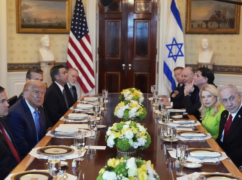 احتمال هجوم أمريكي تتصاعد: إسرائيل تسلم ويتكوف معلومات حساسة عن إيران