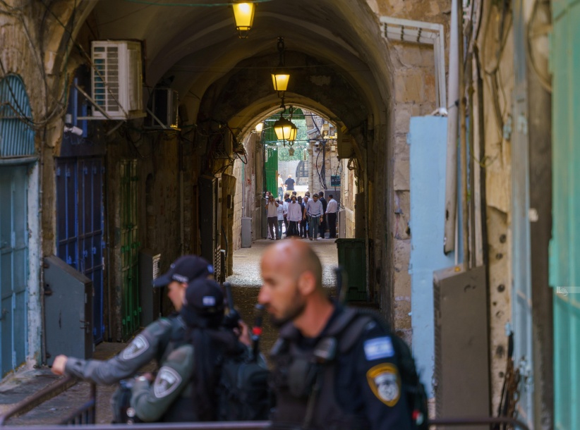 القدس: الاحتلال يجبر المحال التجارية في البلدة القديمة على الإغلاق