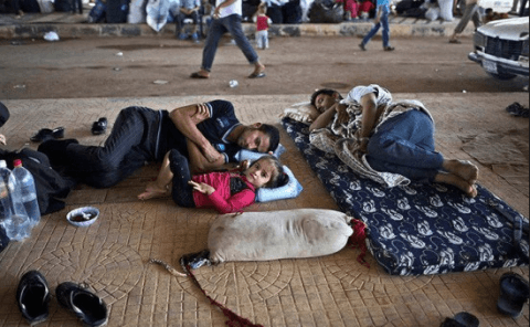 gaza-people-escape-2