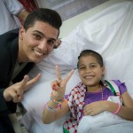 Mohamad-assaf-visting-wound people-jordan (3)