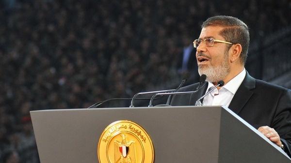 مرسي يخاطب المصريين بعد تلقيه الإنذار الأخير من