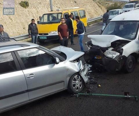 اصابة مواطن ومستوطن بحادث سير شرق بيت لحم