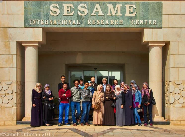 طلبة ماجستير الفيزياء في جامعة بيرزيت  في زيارة علمية لمركز الأبحاث SESAME في المملكة الأردنية الهاشمية