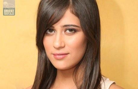الفنانة الفلسطينية ليان بزلميط تعتزل نهائيا
