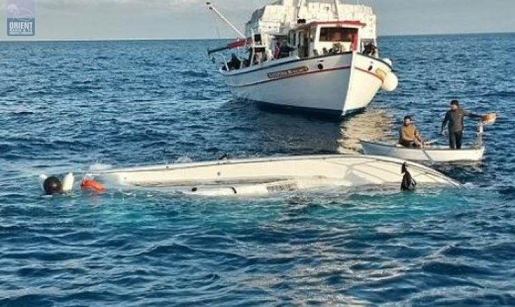 البحرية التركية تنقذ 50 لاجئاً سورياً بعد غرق قورابهم