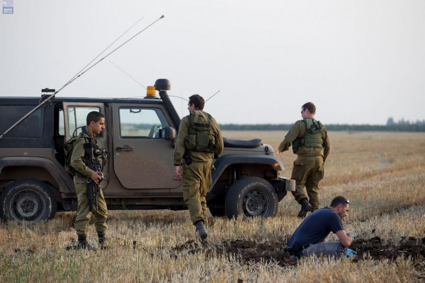 الاحتلال يزعم اعتقال فلسطيني يحمل قنبلة تسلل من منطقة كيسوفيم