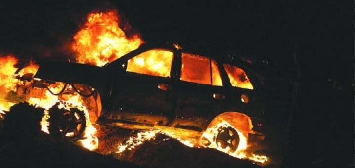 مجهولون يحرقون مركبة قاضي في بيت جالا
