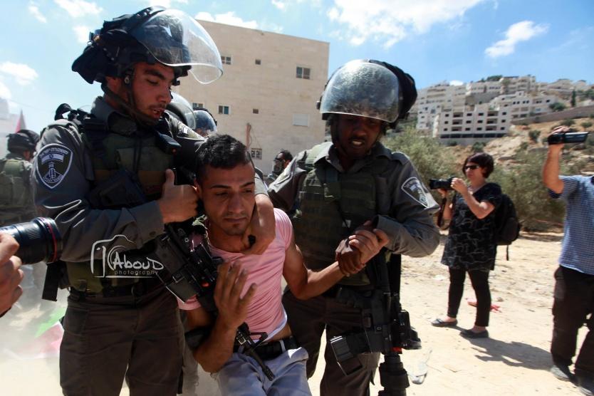قوات الاحتلال تقمع مظاهرة بيت جالا