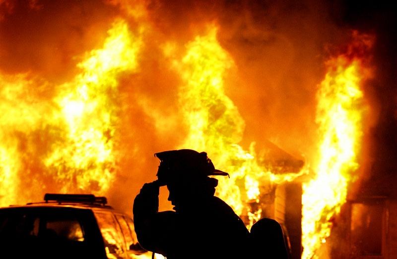 إصابة مسن في حريق منزله في العيزرية بالقدس