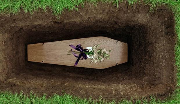 استيقظت في قبرها فماتت من الخوف والذعر !