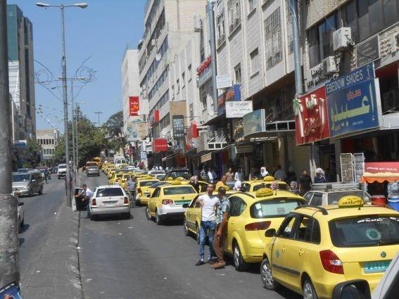 لجنة سير الخليل تؤكد انتهاء اضراب السائقين والرخص المسحوبة ستعود لأصحابها