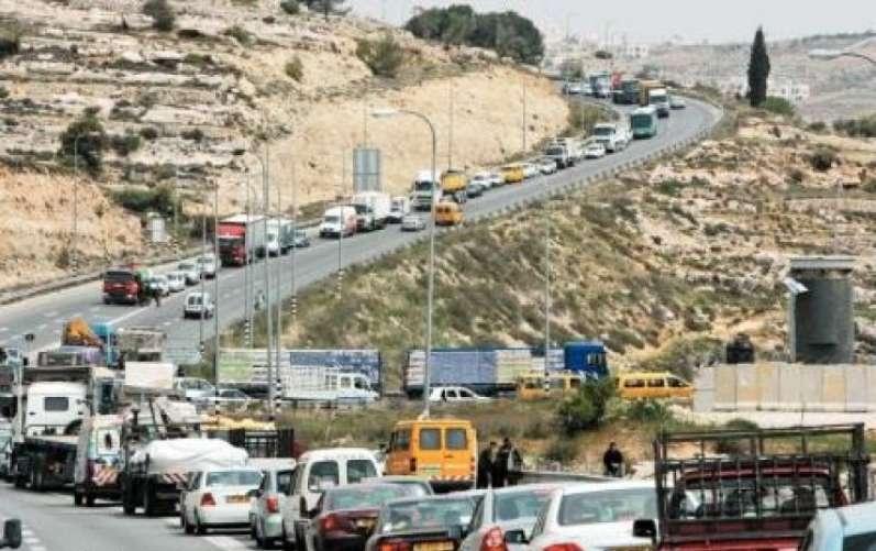 الاحتلال يغلق 'حاجز النشاش' جنوب بيت لحم