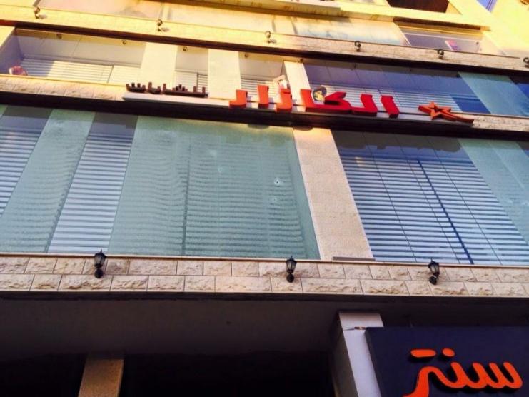 مجهولون يطلقون النار على محل تجاري بنابلس