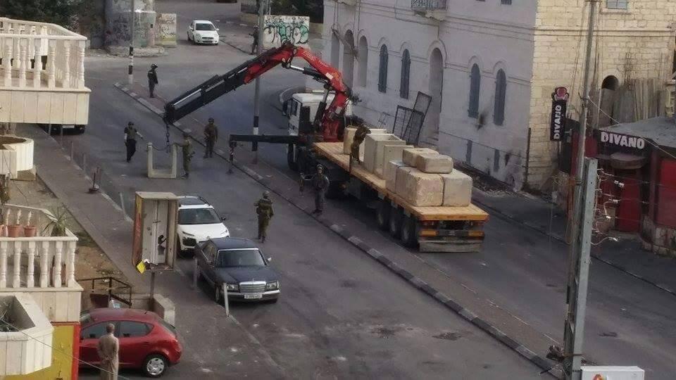 بيت لحم: الاحتلال يضع مكعبات اسمنتية بمحيط مسجد بلال بن رباح