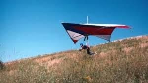 فلسطيني يدخل سوريا بإستخدام طائرة شراعية لينضم للمعارضة