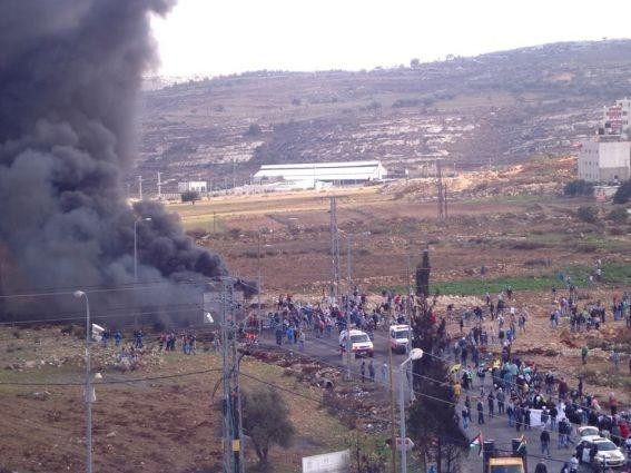 إصابة خطيرة بالرصاص الحي في مواجهات شمال البيرة