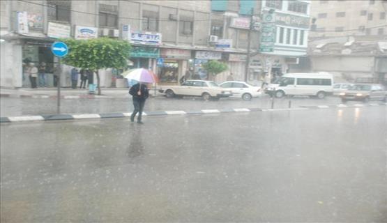انخفاض الحرارة وامطار مصحوبة بعواصف رعدية