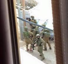 11 إصابة بالرصاص الحي في مواجهات مع الاحتلال بقلنديا