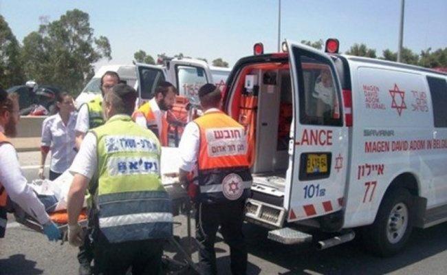 -بالصور والفيديو- اصابة فلسطيني بنيران الاحتلال و5 من جنوده بعملية دهس في بيت امر