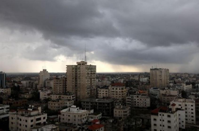 أجواء غائمة اليوم وأمطار متفرقة غدا
