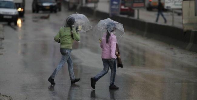 حالة الطقس: انخفاض على الحرارة وأمطار محلية اليوم وغدا