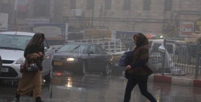 الشرطة تحذر المواطنين من خطر الانزلاق على الطرق