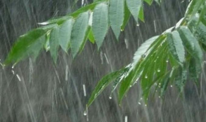 أجواء ماطرة اليوم وباردة جدًا حتى الاثنين