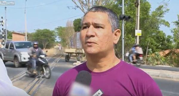 فيديو: سائق دراجة نارية يصدم حمارا في حادث على الهواء