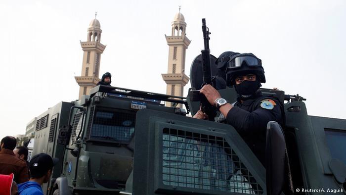 16 قتيلًا بهجوم بقنابل حارقة على ملهى بالقاهرة