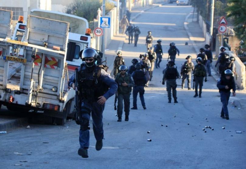 قوة إسرائيلية خاصة تختطف ناشطًا بـ