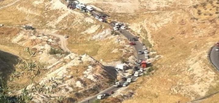 اطلاق نار من سيارة باتجاه حاجز 