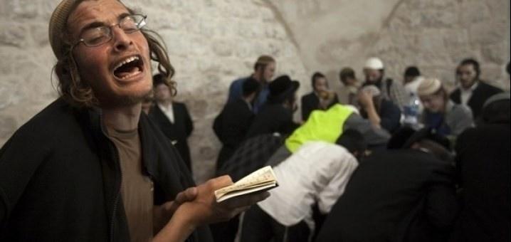 مستوطنون يؤدون شعائر تلمودية بـ