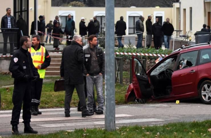 رجل يحاول دهس جنود يحرسون مسجدا بسيارته جنوب فرنسا