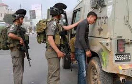 الاحتلال يعتقل 4 مواطنين بينهم طفل ويستدعي آخرين من الخليل